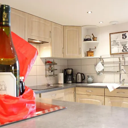 Familial Renove A La Campagne Avec Jardin - Fr-1-489-61 Feriehus Cindre