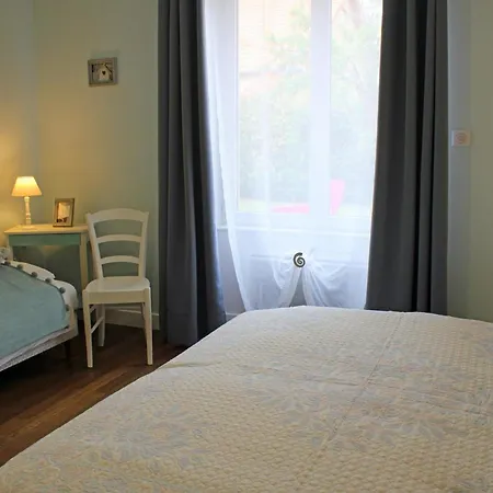 Familial Renove A La Campagne Avec Jardin - Fr-1-489-61 Cindre