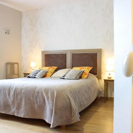 Familial Renove A La Campagne Avec Jardin - Fr-1-489-61 * Cindre